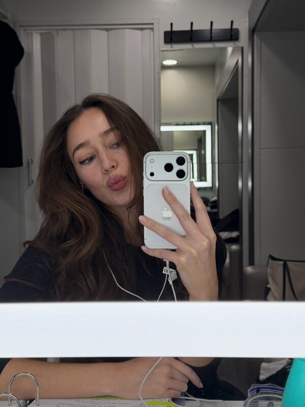 Alycia Debnam Carey nude photo 5