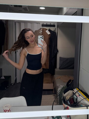 Alycia Debnam Carey nude photo 2