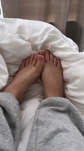 alyssaleaasmr nude photo 15