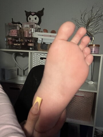 alyssaleaasmr nude photo 3