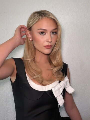 Alyvia Alyn Lind Fresh (4 photos)