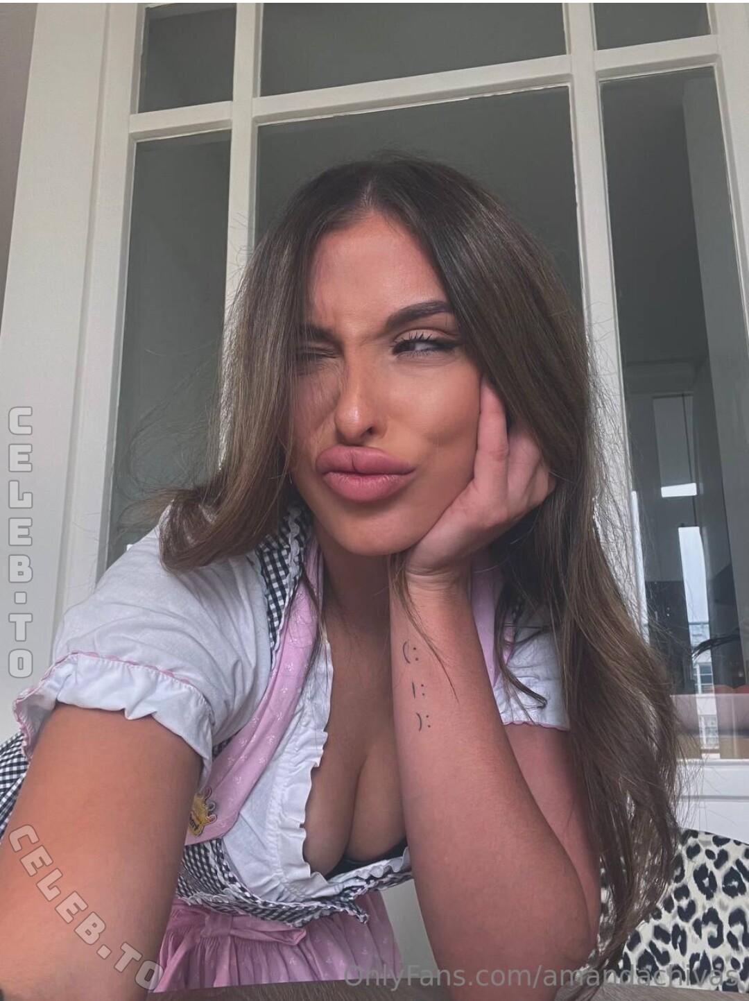 Amanda Chivas nude photo 11