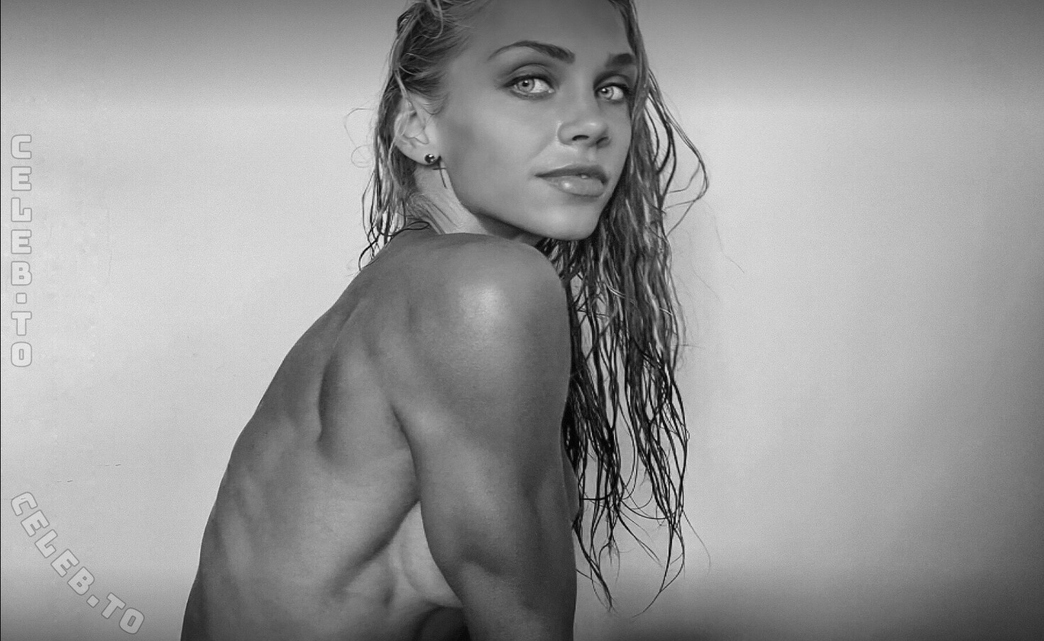 Amanda Essen nude photo 2