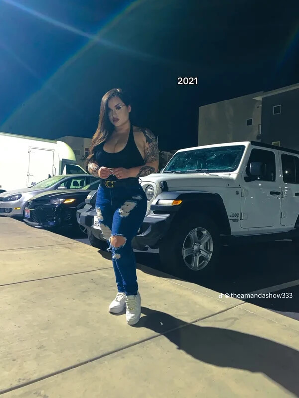 Amanda Flores nude photo 3
