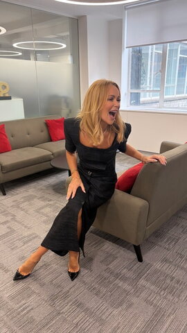 Amanda Holden nude photo 4