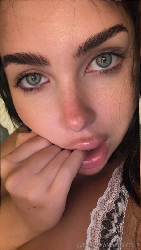 Amanda Nicole nude photo 1