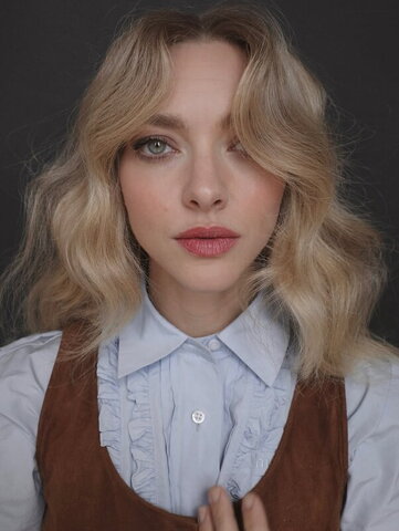 Amanda Seyfried nude photo 1