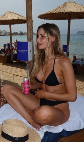 Amanda Strand nude photo 51