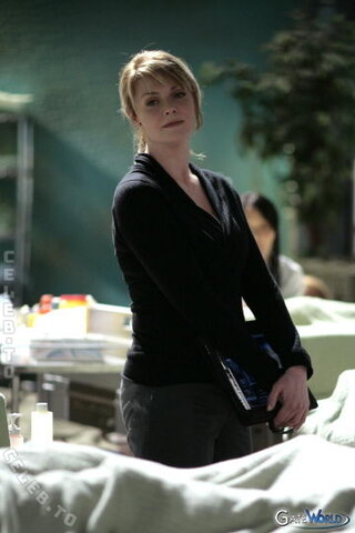 Amanda Tapping nude photo 35
