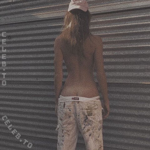 Amanda Tutschek nude photo 11