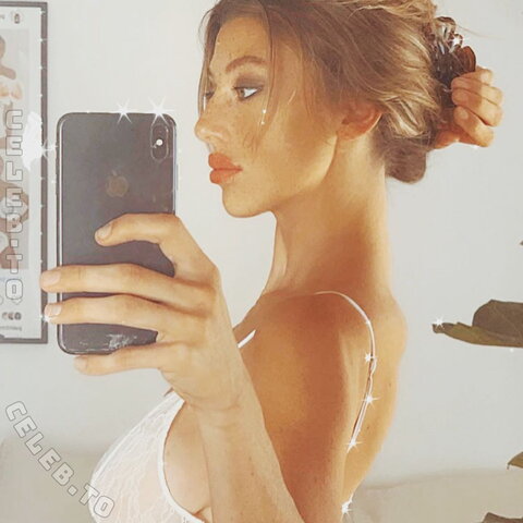 Amanda Tutschek nude photo 10