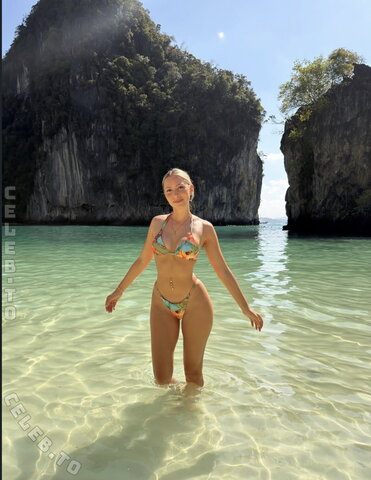 amanda.c.emilia nude photo 13