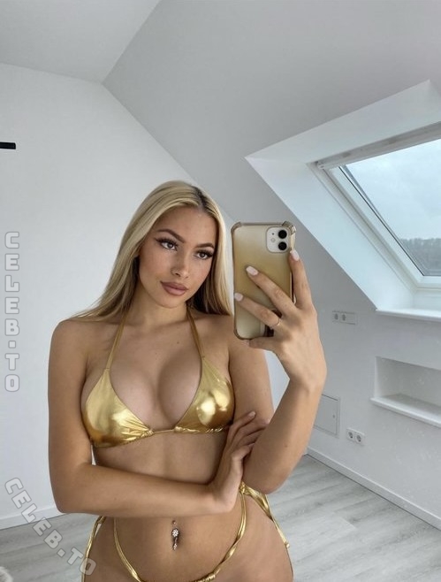 amanda.c.emilia nude photo 5