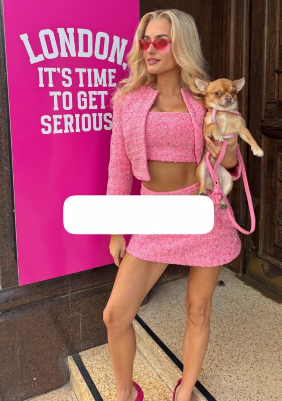 Amber Davies nude photo 4