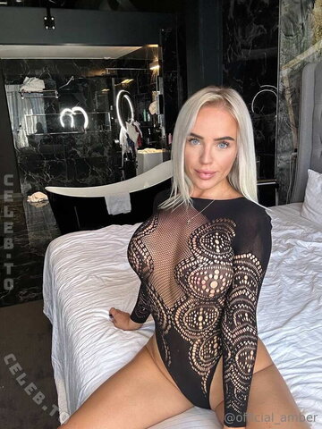 Amber Vogt nude photo 30