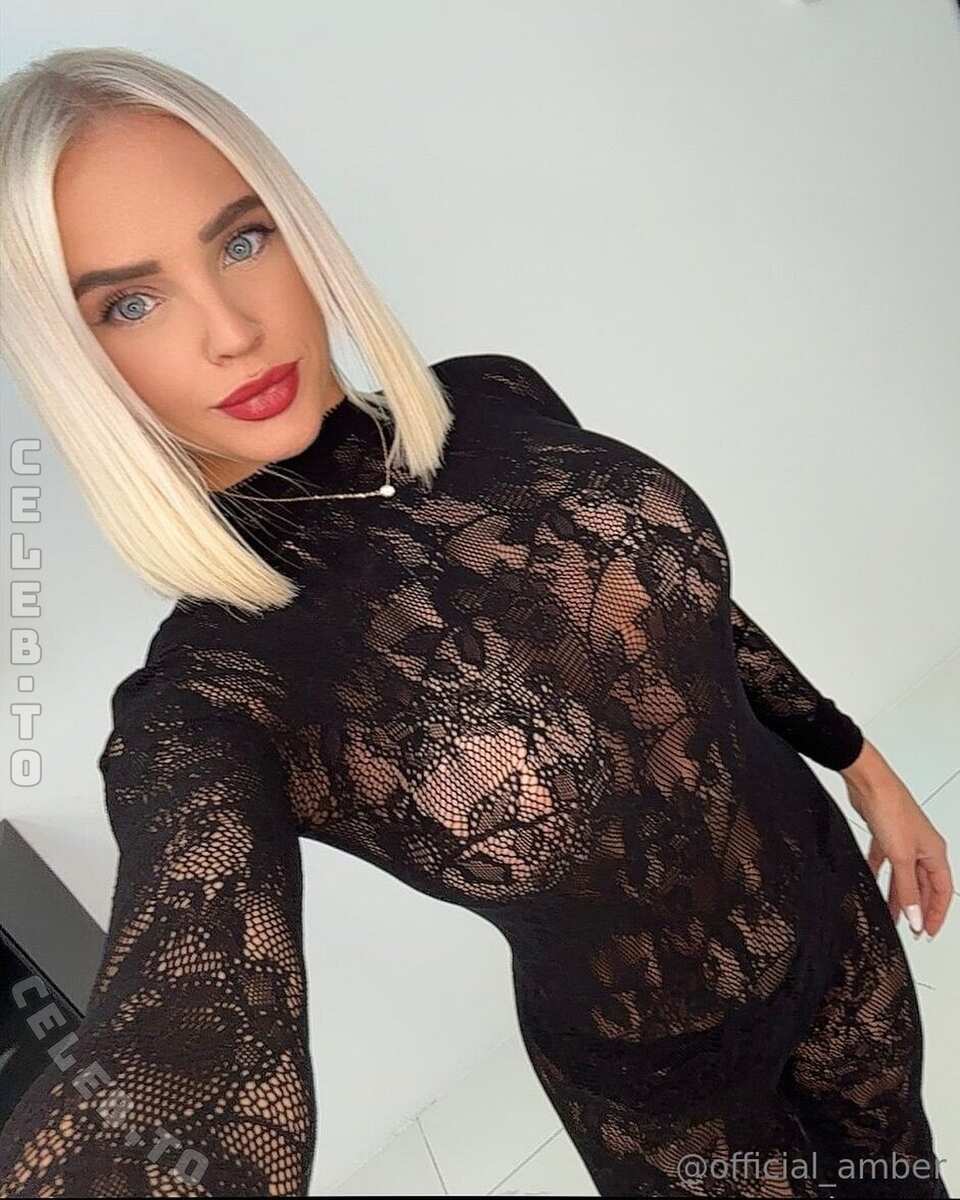 Amber Vogt nude photo 2