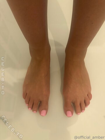 Amber Vogt nude photo 2