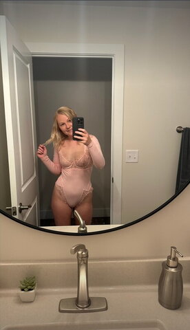 Amber nude photo 8