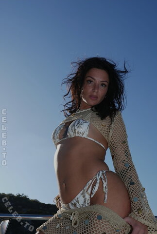 Amelia amore nude photo 9