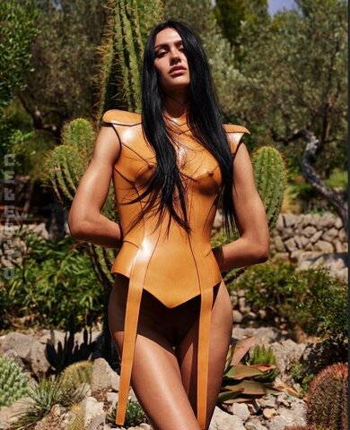 Amelia Gray Hamlin nude photo 7