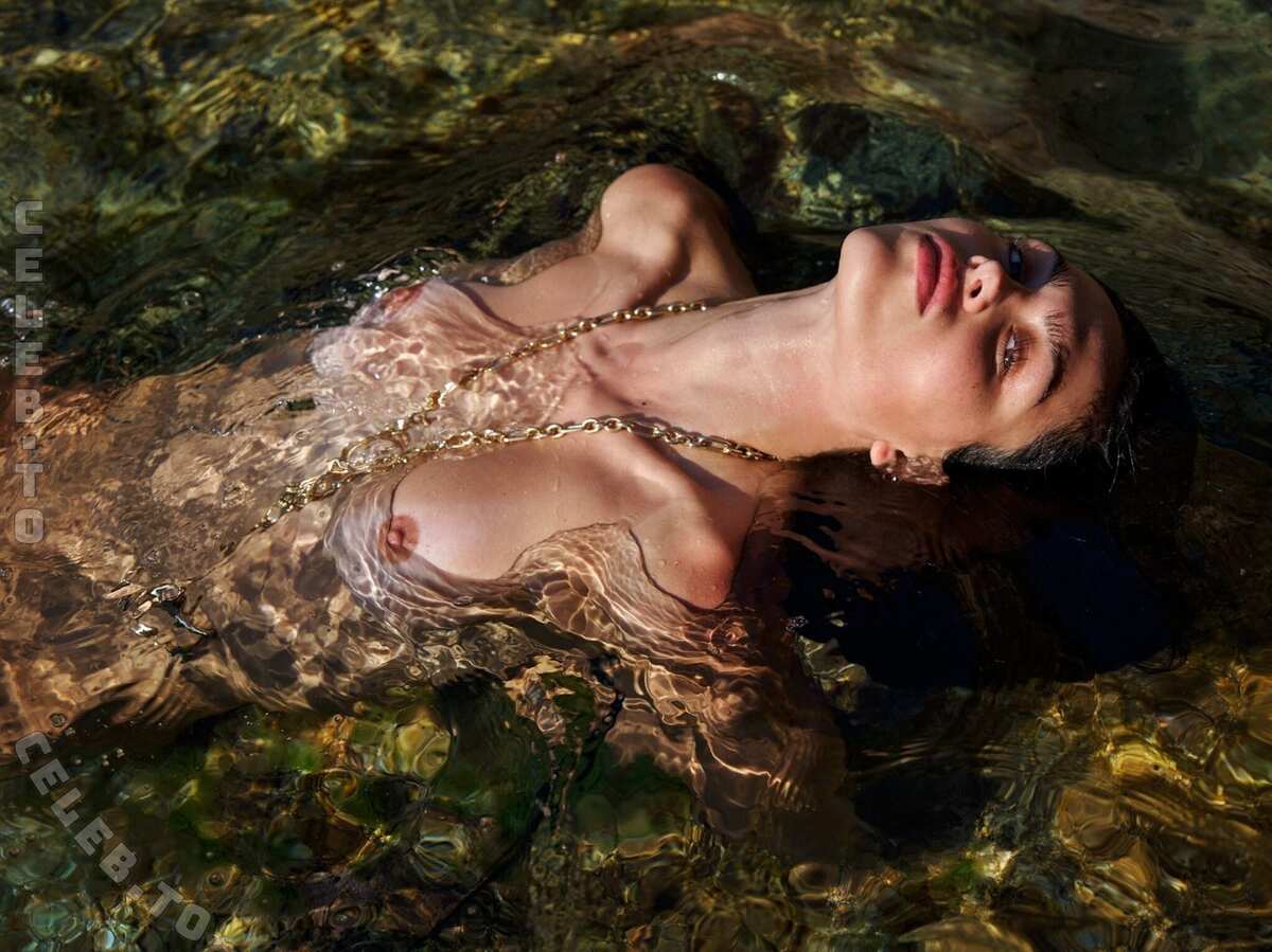 Amelia Gray Hamlin nude photo 3