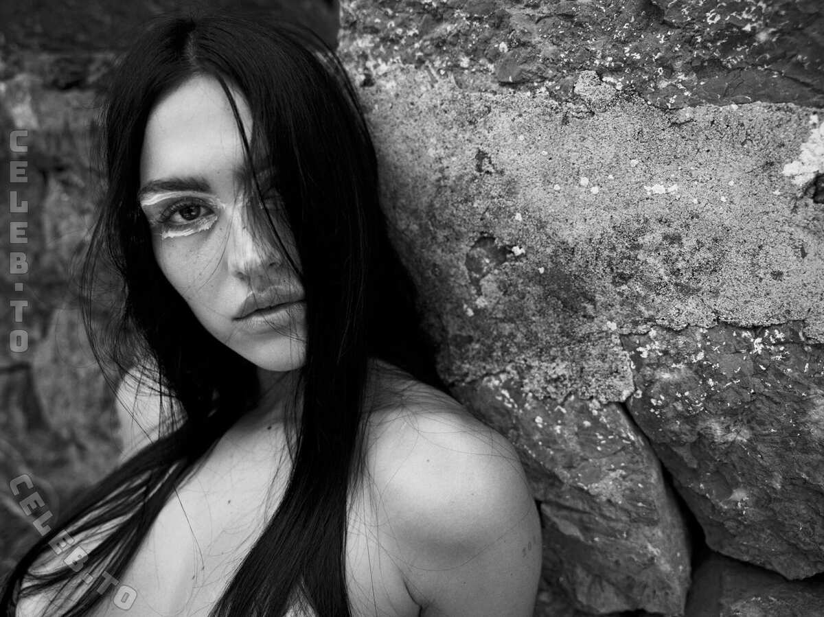 Amelia Gray Hamlin nude photo 20