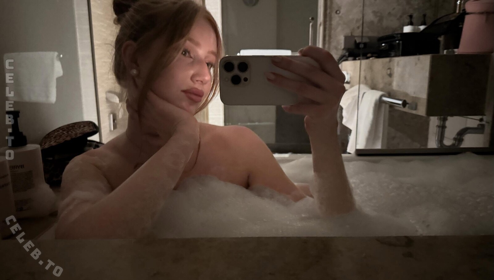 Amelie Dilla nude photo 4