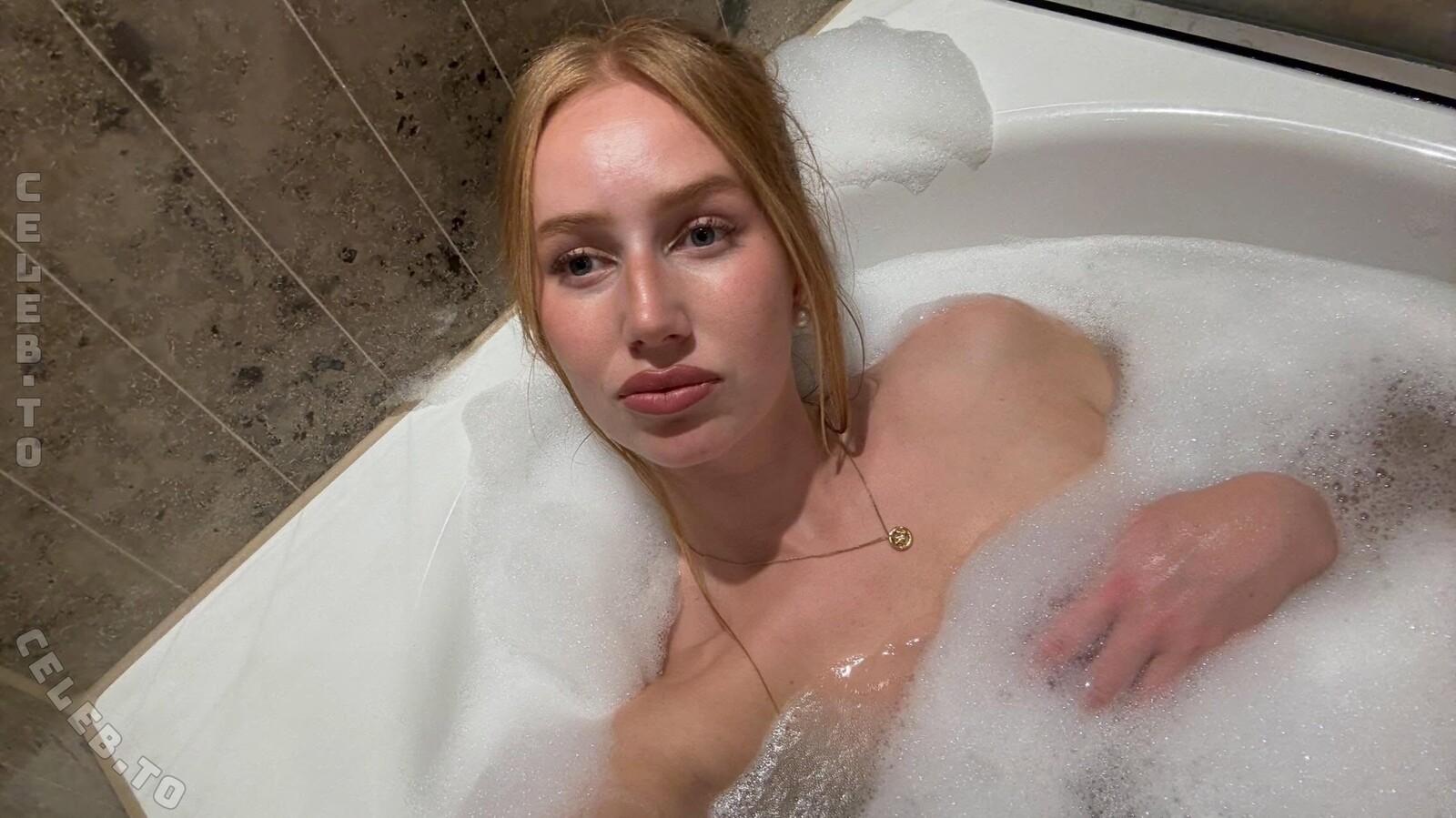 Amelie Dilla nude photo 1