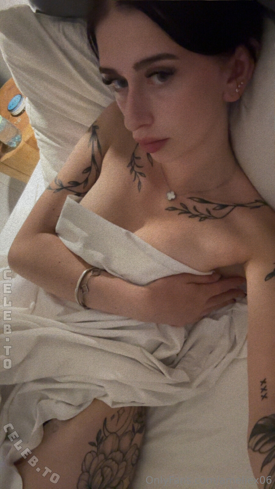 ameliex06 nude photo 2