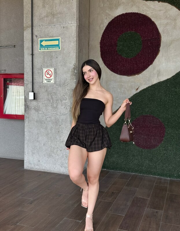 amevs098 nude photo 4