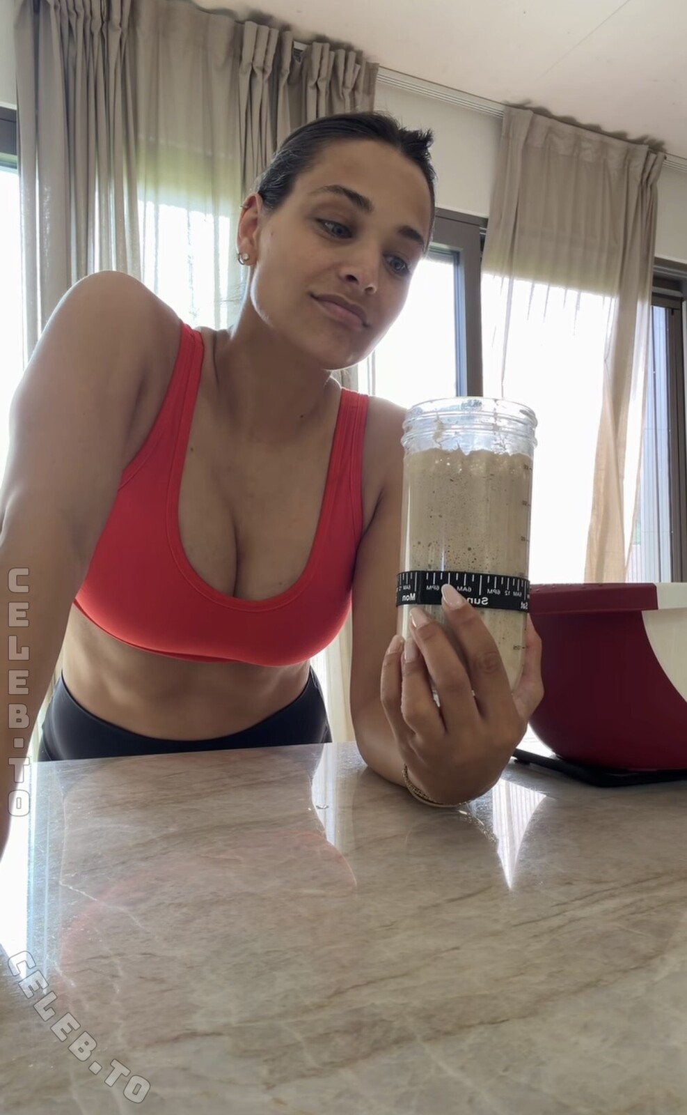 Amira Aly nude photo 8