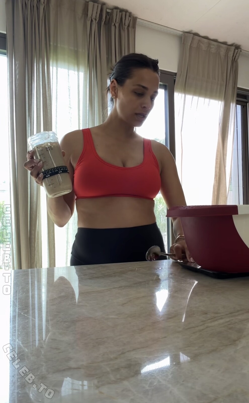 Amira Aly nude photo 11