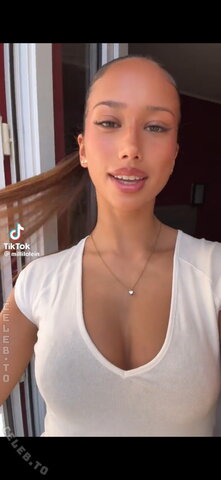 Amira Dahl nude photo 18