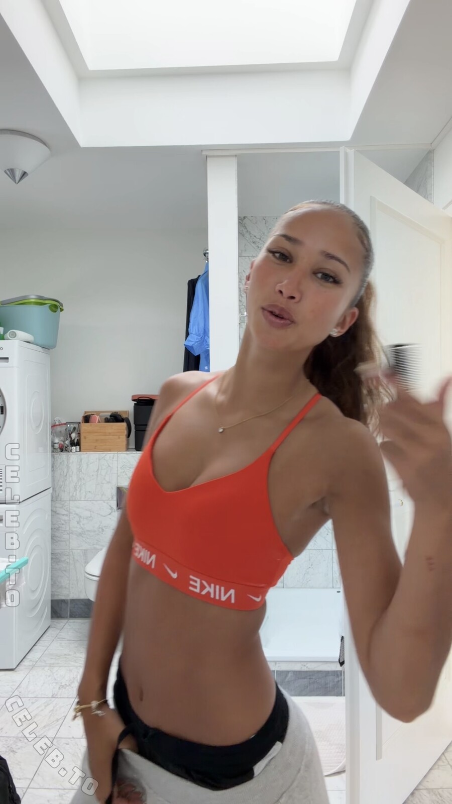 Amira Dahl nude photo 5