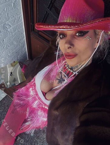 _amk696 nude photo 5