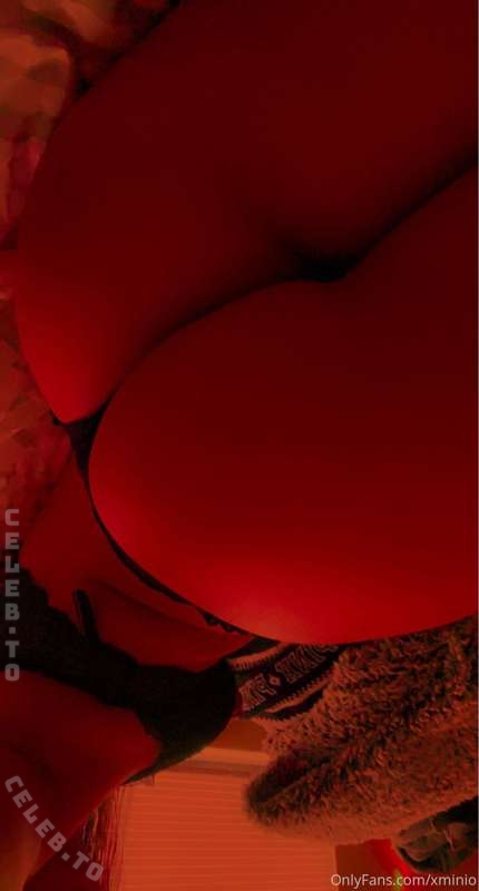 Amxnduh nude photo 1