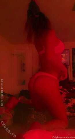 Amxnduh nude photo 8