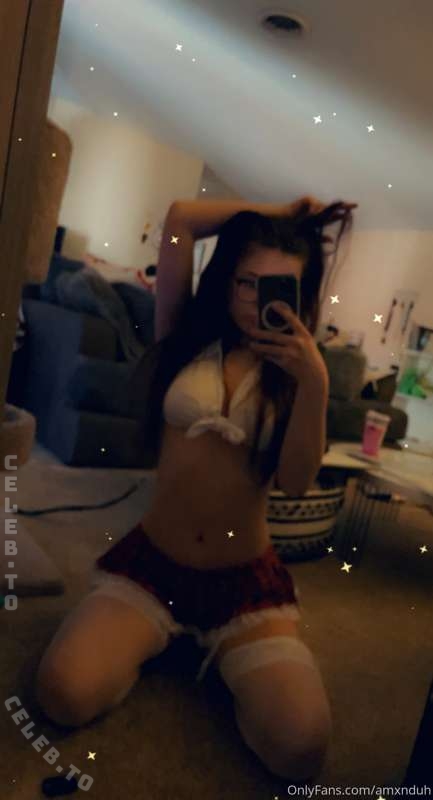 Amxnduh nude photo 5