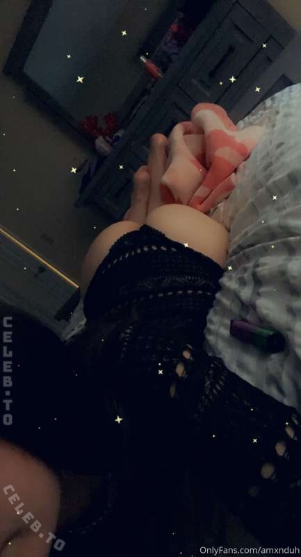 Amxnduh nude photo 3