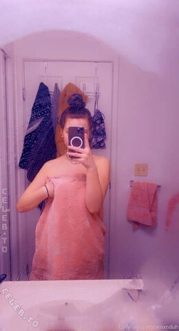 Amxnduh nude photo 1