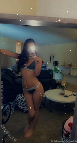 Amxnduh nude photo 4