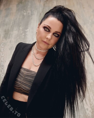 Amy Lee (Evanescence) nude
