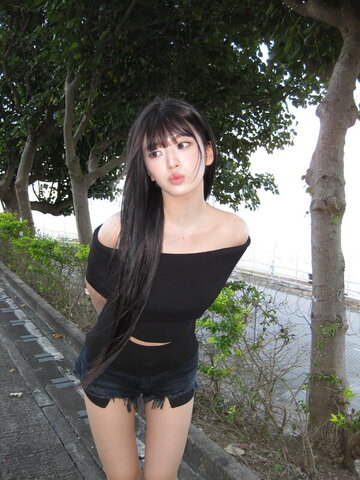 An Yujin nude photo 40
