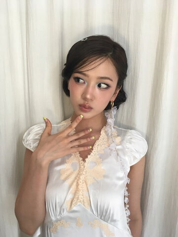 An Yujin nude photo 30