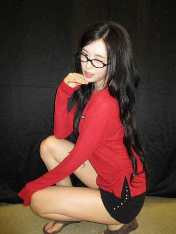 An Yujin nude photo 21