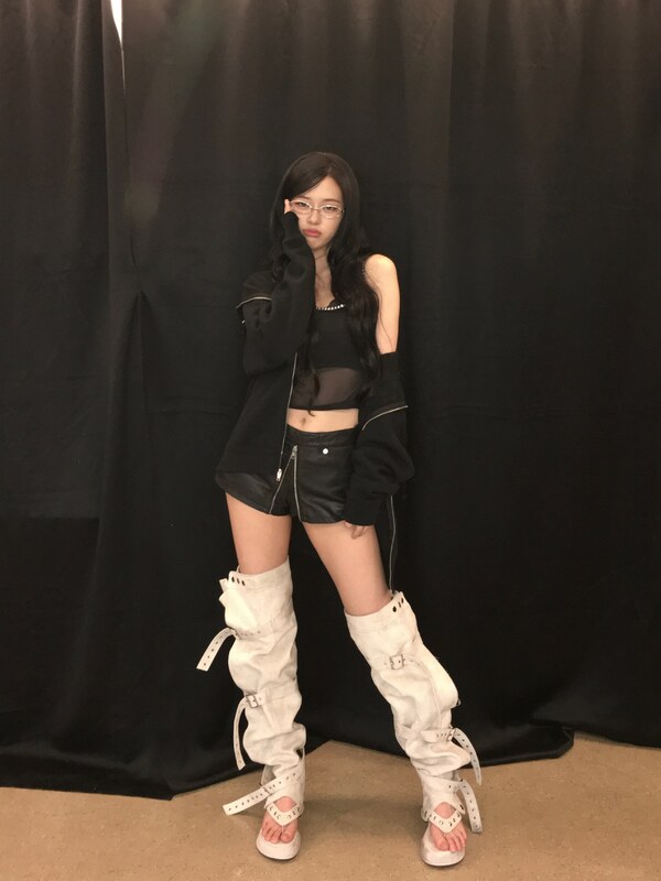 An Yujin nude photo 7