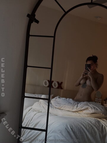 Ana Caroline Moreira nude photo 23