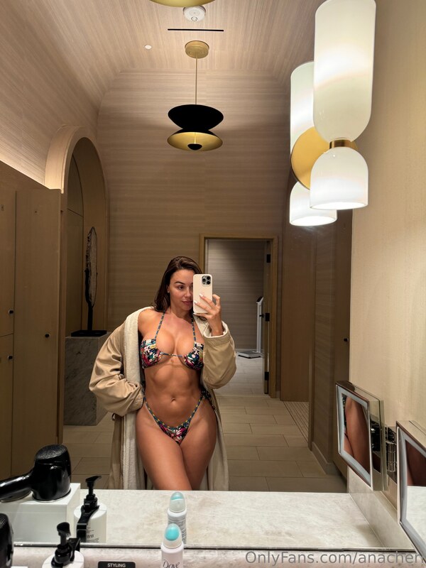 Ana Cheri nude photo 2