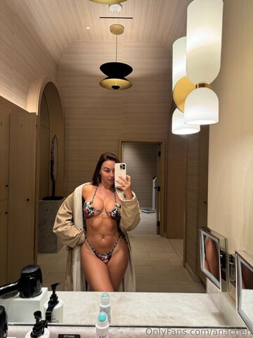 Ana Cheri nude photo 3