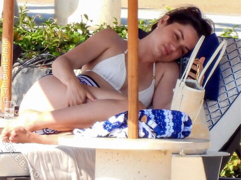 Ana De Armas photo 4